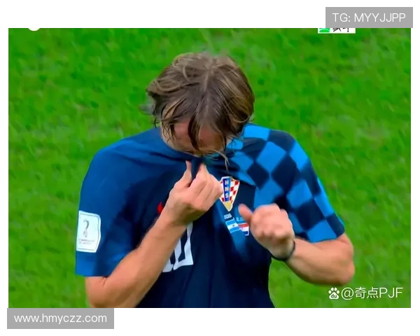 在绿茵场上绽放的狂野力量：一位女足球明星的暴力与荣耀之路