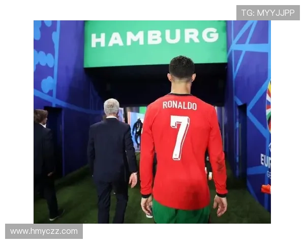 绿茵场上闪耀的星辰足球巨星的荣耀与梦想交织之歌